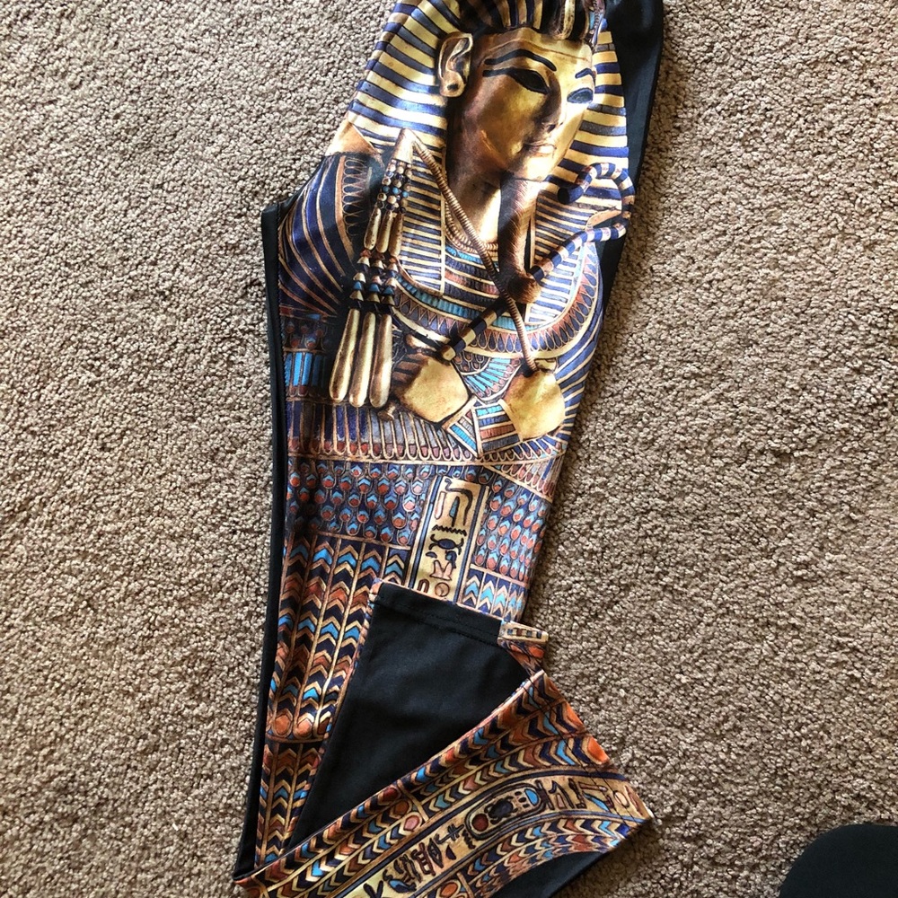 Egyptian print leggings